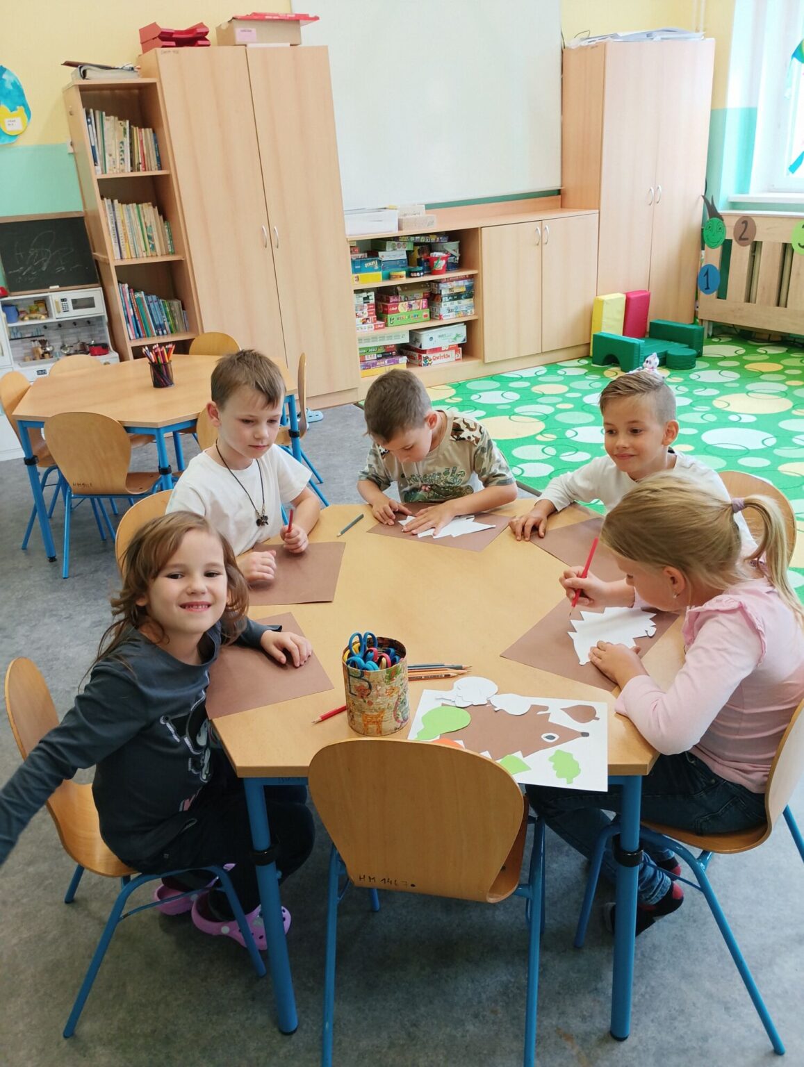 ZŠ a MŠ Krupka, Teplická 400 Dráčci tvořili ježečky