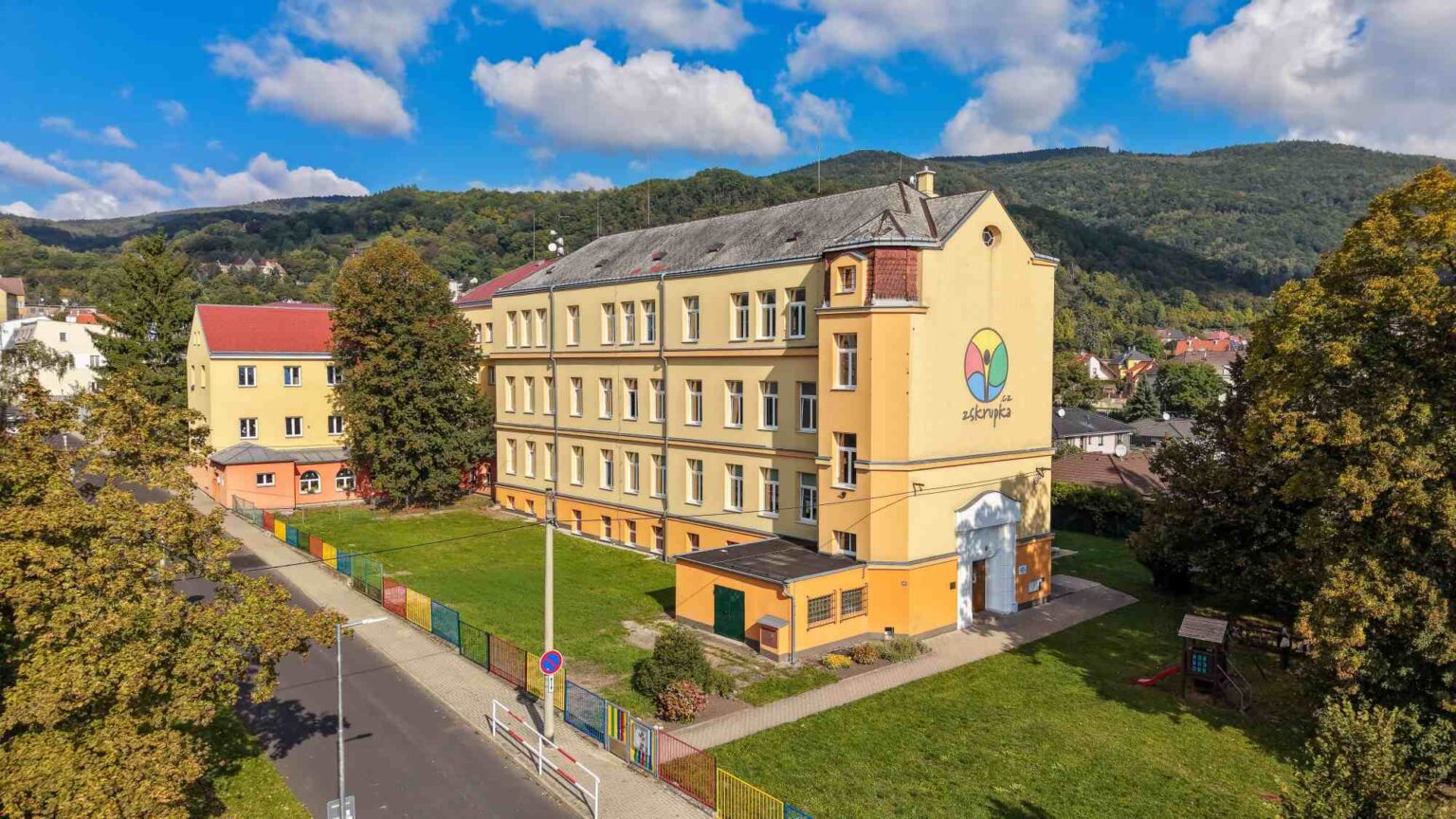 4 | ZŠ a MŠ KRUPKA HAMRY